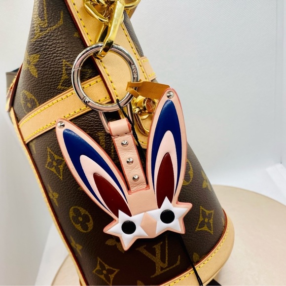 Authentic MCM soft leather star - Picture 6 of 10